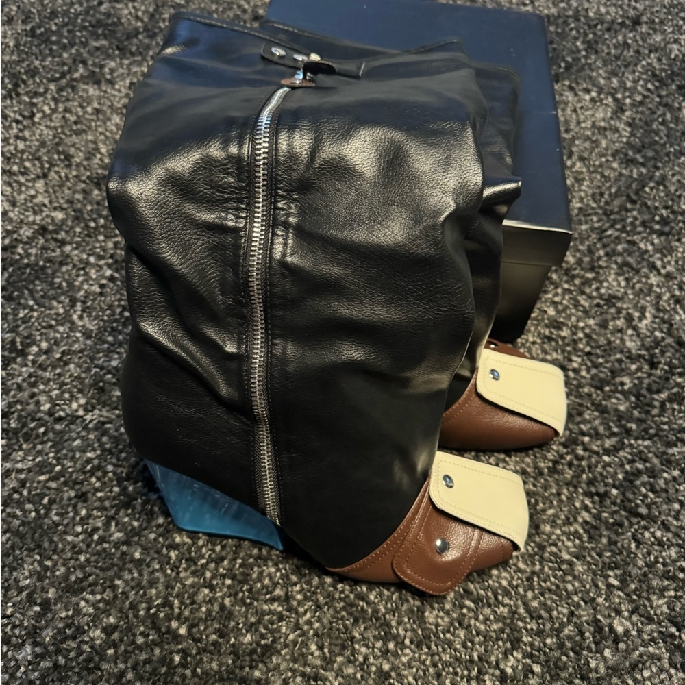 Color block boots - Picture 1 of 8